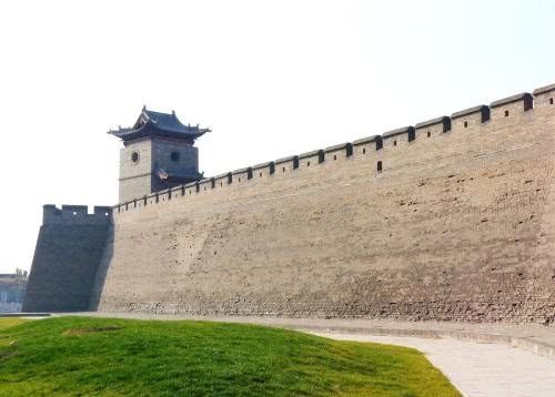 城墙|中国因何不与中世纪欧洲一样修建城堡，皇帝：谁建谁死
