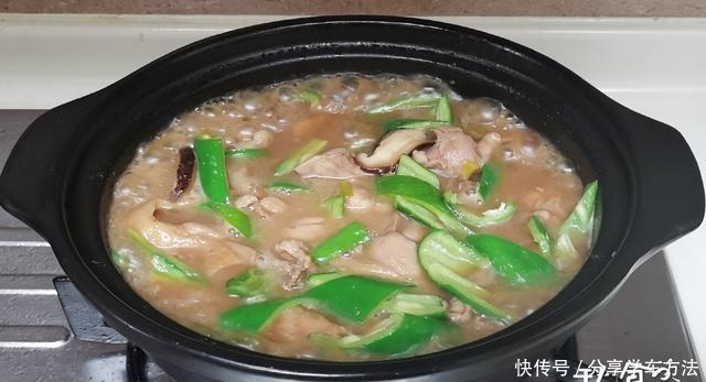 冬天“鸡肉”这样做真香，肉嫩汤鲜、营养美味，应季而食温暖过冬