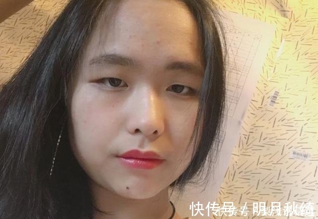 手指|这些女孩不靠妆容和整形，“动一动手指”就能美若天仙