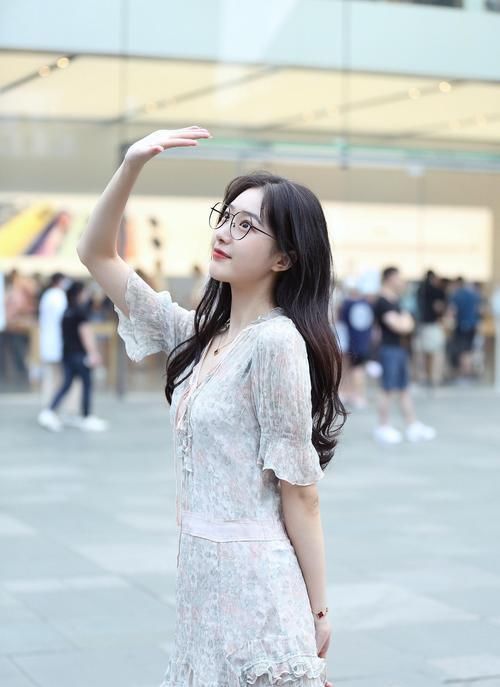 只有好看的姑娘,才会让男人们忽略身材