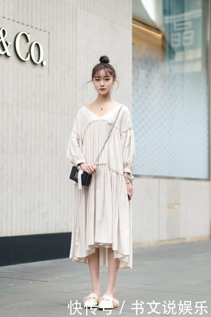 街拍开春穿搭做减法吧!这八款休闲简约风搭配,姑娘们穿着太美