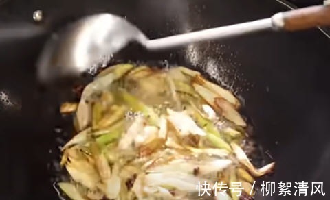 传统鲁菜油焖大虾怎么做,色泽鲜亮做法简单,美味又营养!