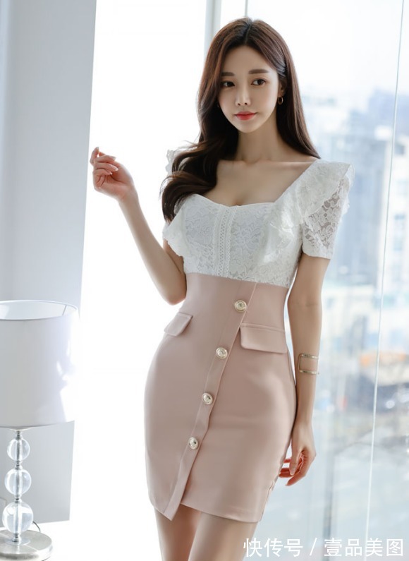 雾彩|女神孙允珠的时尚搭配:风铃雾彩粉红曼妙半袖包臀裙