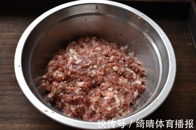 中筋面粉|早餐爱上这包子，蓬松暄软，用这食材做馅鲜美营养好，贵一点也值