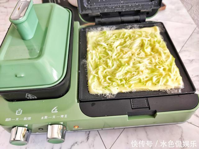 早餐|我家最受欢迎的早餐饼,手不沾面,十分钟就上桌,营养搭配太美味