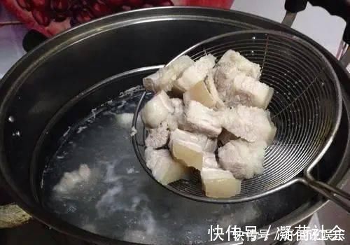这味料是红烧肉的“死对头”,老是有人错放难怪肉质干柴不软嫩