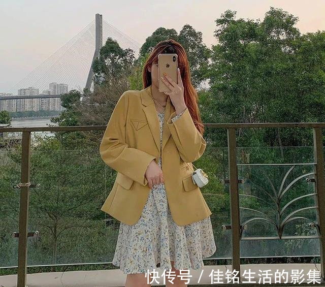 碎花裙 初秋第一件外套，今年流行这4款，谁穿谁美！