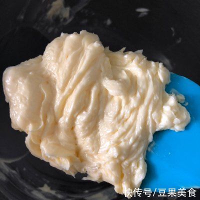 玫瑰红豆酥，弥漫着爱的浪漫