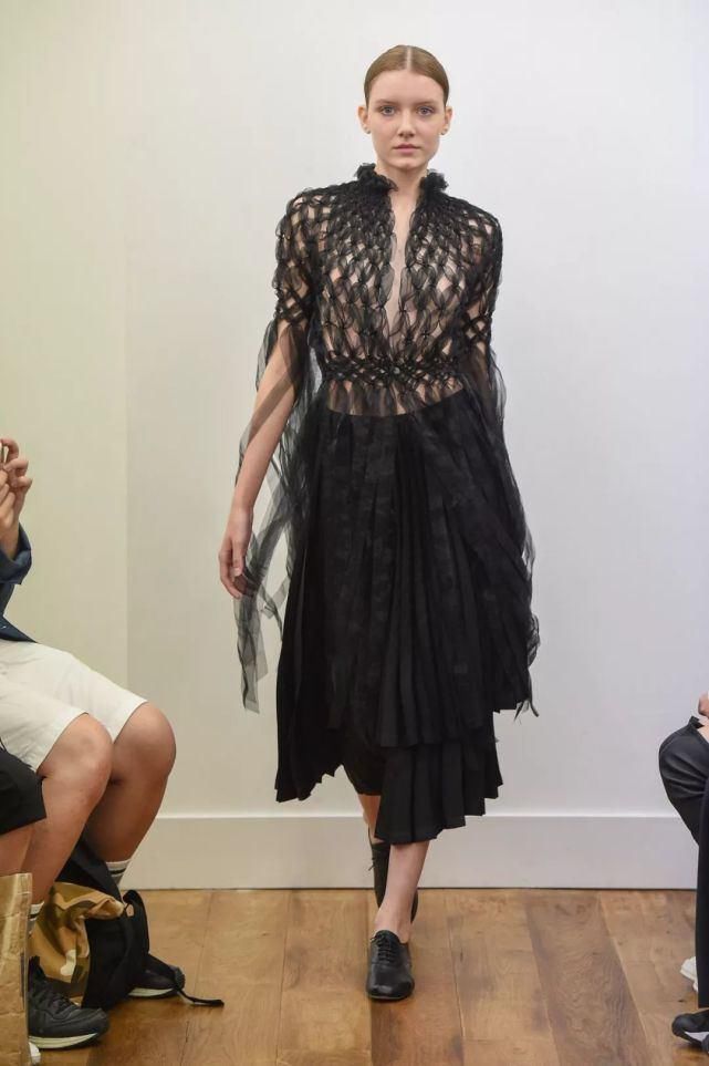 时装|干货丨时装大牌设计师都在用的手艺学会手工绣缀,给你的创意立裁加加餐