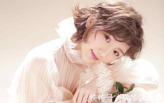 女人|45岁左右的女人,过年别再烫“大妈卷”!试试这3款发型,好看