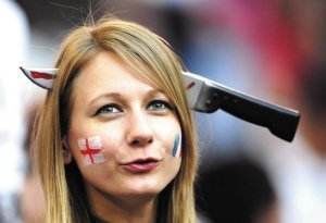 俗语“色字头上一把刀”,下半句揭露人性,可惜十人九不知