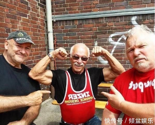 八块腹肌|70岁硬核老大爷,健身练就八块腹肌秒杀一众年轻人,网友自愧不如