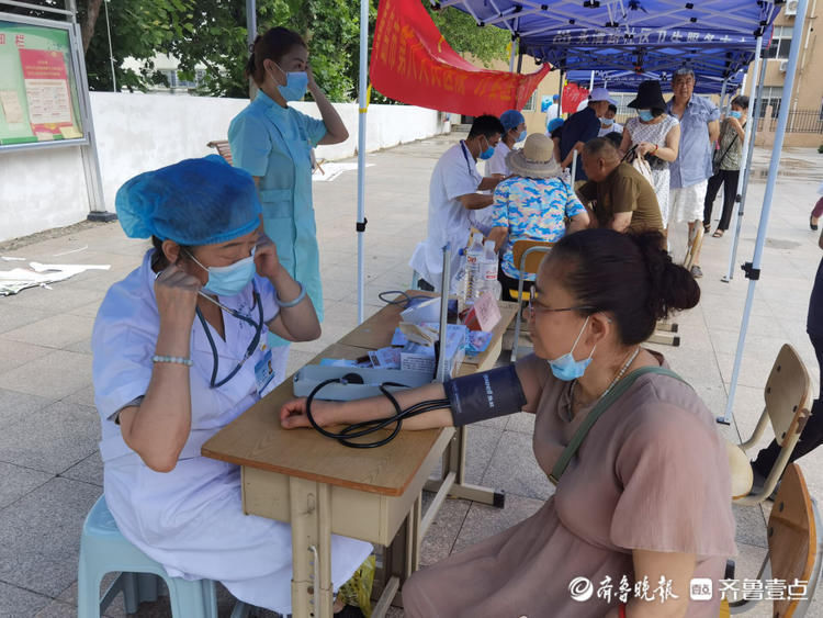 社区|李沧：服务老年居民，义诊进社区