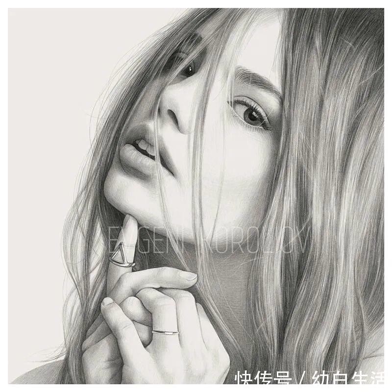 手绘$总被怼素描画得像头盔,瞧她用自动铅笔画,笔笔都是功力,厉害了!