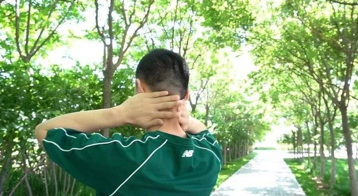 头晕|脑供血不足,头晕迷糊,1个小动作,有效改善,在家就能做