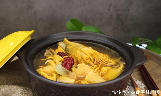 冬日里,喝了这碗汤,胃里暖暖的,老人孩子都