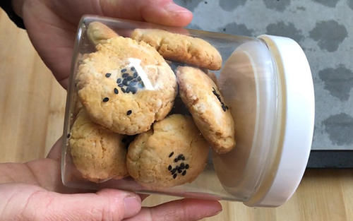 每逢佳节胖三斤，教你做低糖低油版桃酥，酥香蓬松，口感细腻