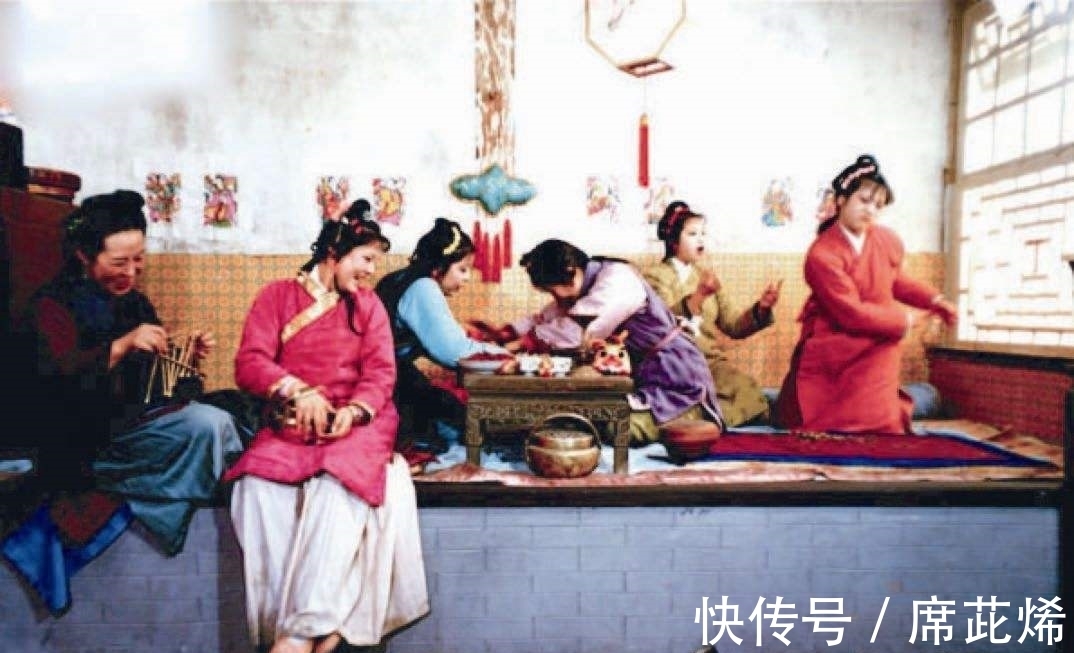 贾琏!薛宝钗的生日是哪天?为何王熙凤说二十一,探春却说是八月初三