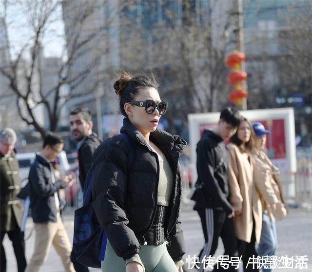 姑娘|喜欢健身的姑娘,早春时节,你也可以这样搭配出门