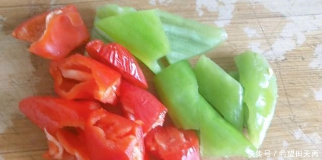 家常地三鲜做法按此方法制作,不但味道好,而且干净卫生