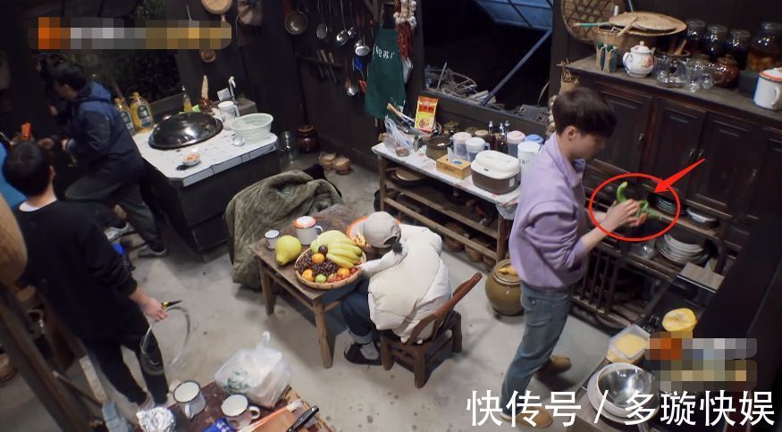 《向往5》张艺兴不爱干净又浪费,黄磊立马黑脸,何炅帮忙解围