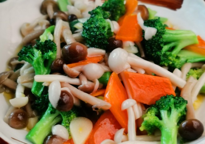 中秋家宴，别全都是大鱼大肉，12道素菜小炒，荤素搭配，清淡解腻