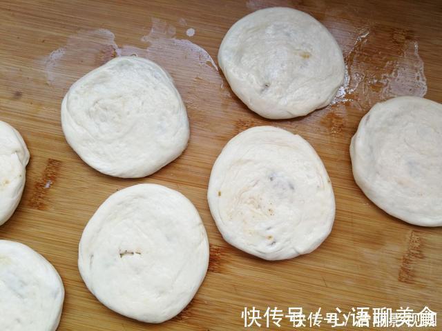 面粉|想吃烧饼不用买,没有烤箱也能做,煎一煎凉了也不发硬