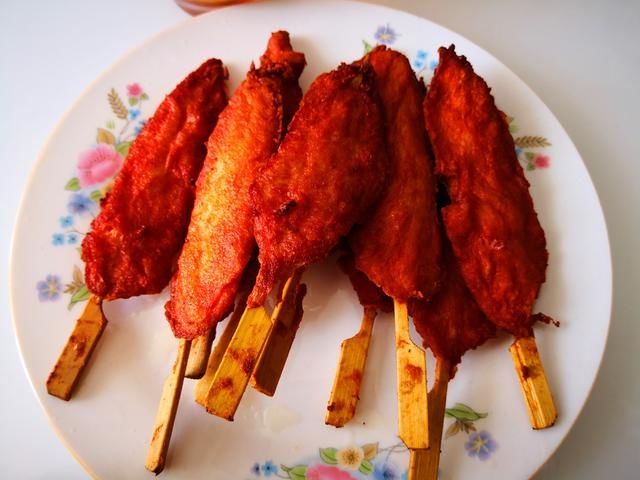 老婆同事来玩，我做8道菜招待，大家都不淡定：好想有这样的老公