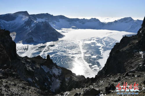 来自广州|比去年提前5天！长白山天池“冰镜”今日“重圆”