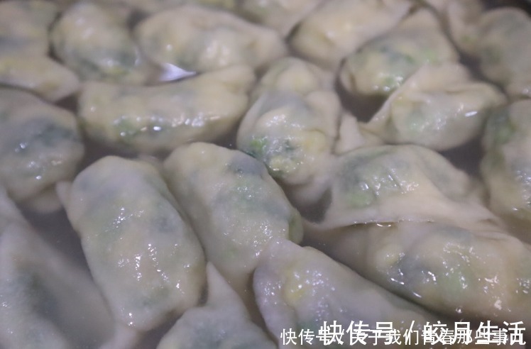 调韭菜馅,直接拌馅是大忌!多做1步,保证韭菜鲜嫩翠绿,不出水