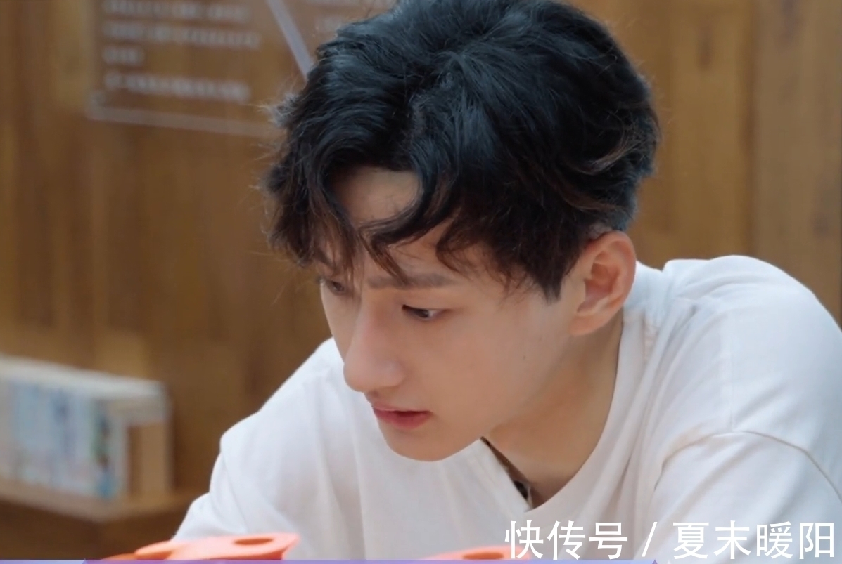 孟子义遇上耿直相亲对象，气氛看似冷清，实则两人是“推拉”高手