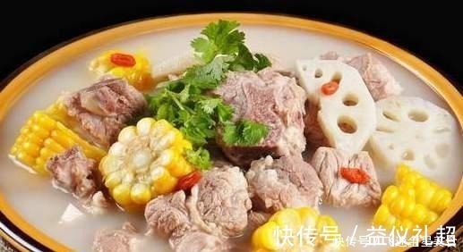 肋排|炖莲藕汤时，为啥炖不烂还发黑大厨给你支两招，莲藕鲜香又软烂