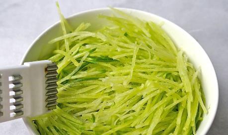 人参|多吃小人参身体棒,入馅做饼营养美味,皮薄馅大又鲜香,我家常吃