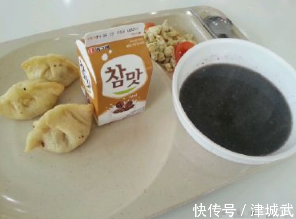 厦门大学|在韩留学生晒“食堂饭菜”，清汤寡水难以下咽，网友直呼太可怜了