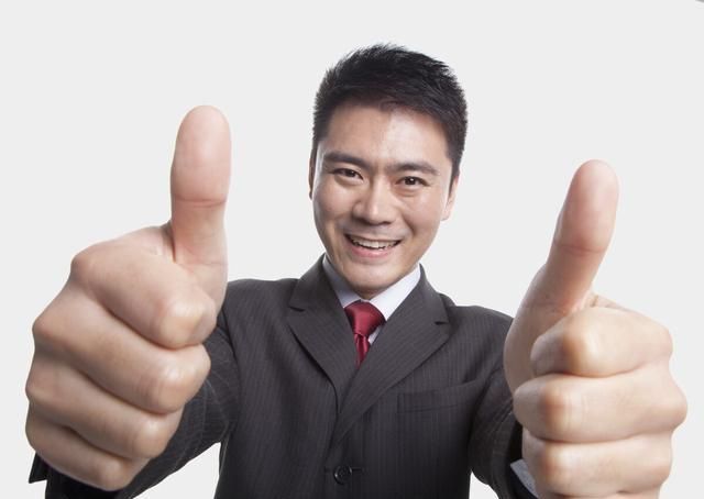 30~40岁男士理什么发型帅气?