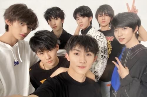 官方出手后，时代少年团遭遇两大问题，TFBOYS的辉煌成绝唱