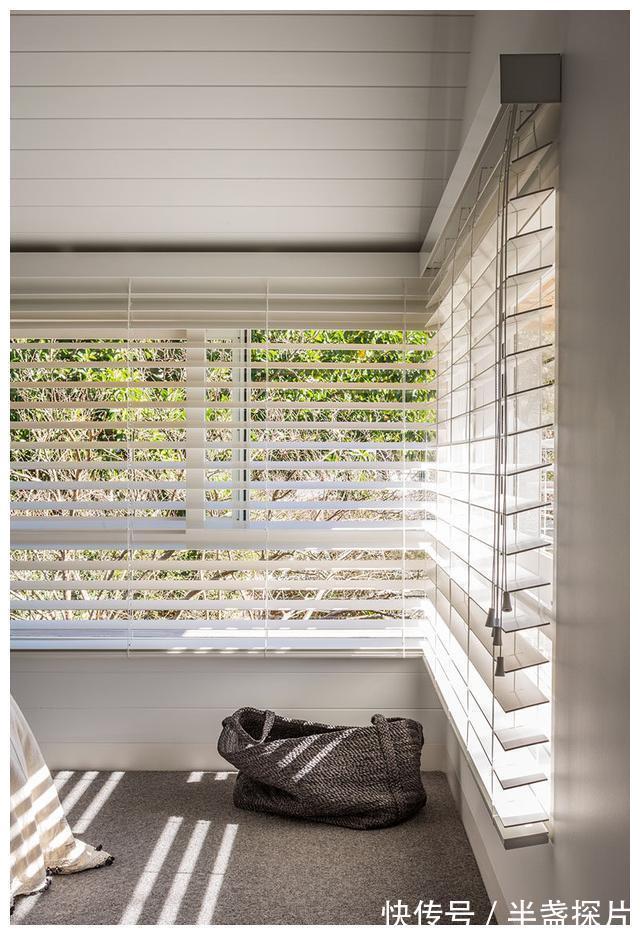 洗手柜|学学她家装修设计，电视柜、洗手柜都能省了！不是穷而是太明白了