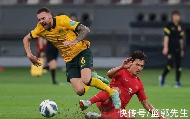 粤媒|国足为何输球?粤媒怒批李铁,质疑他的排兵布阵有三大致命失误