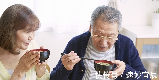 老人|69岁老人述说:独处、不合群是老年人能够长寿的关键