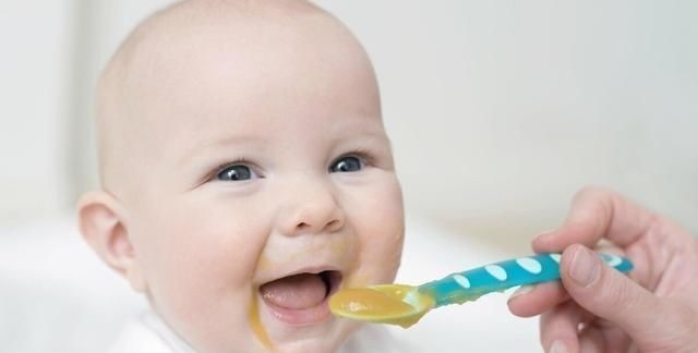 莹莹|奶粉几岁断合适?儿科专家的建议让你花钱少,对宝宝成长有帮助