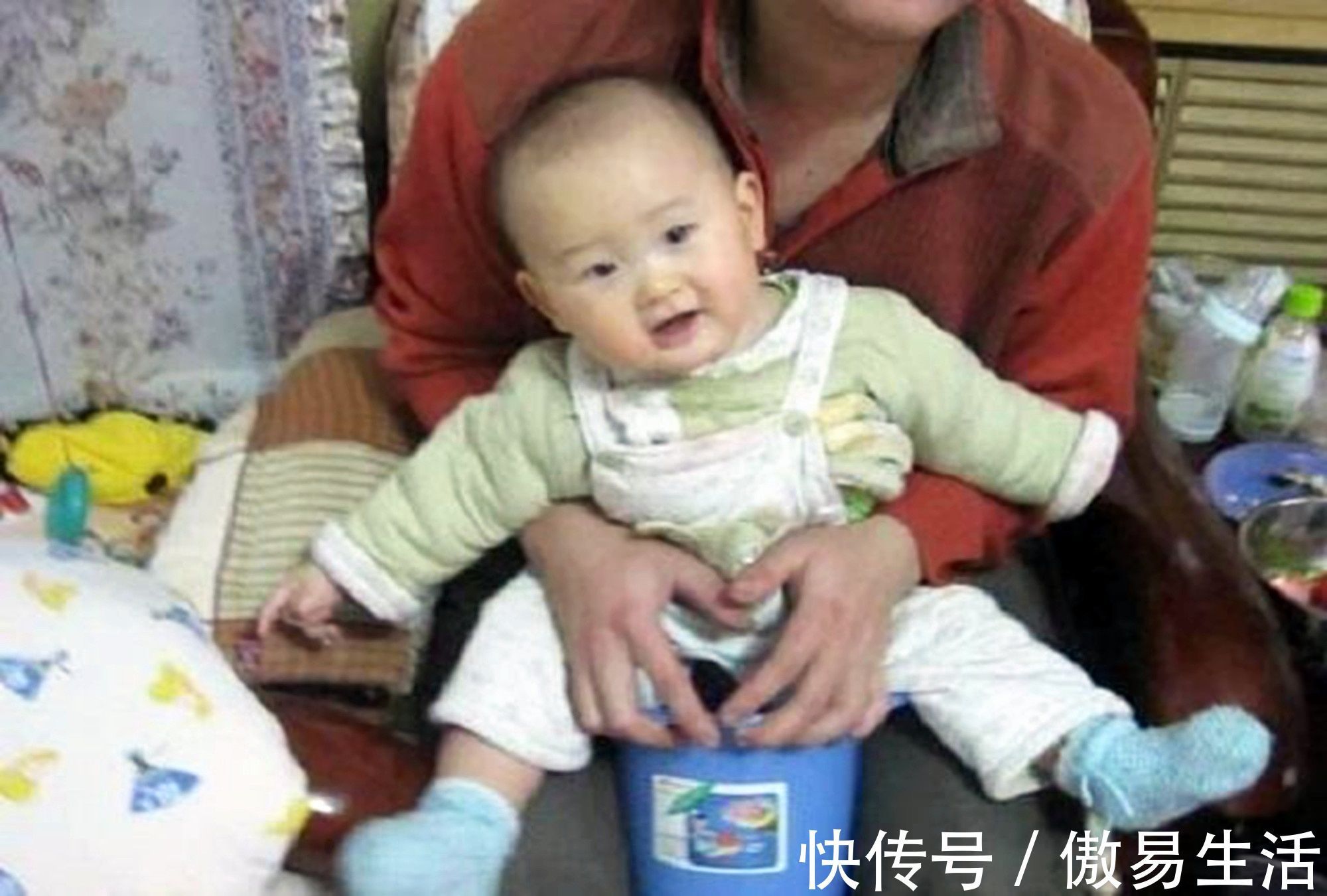 宝妈|“把屎把尿”已经被新标准淘汰?这个年龄前危害大,不建议这么做