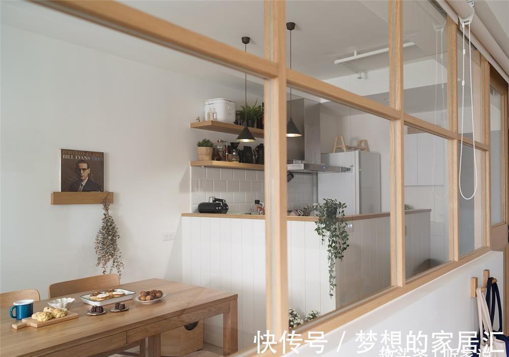 梳妆台|90后夫妻的1室1厅婚房：41㎡住下2个人3只猫，入住半年生活太惬意