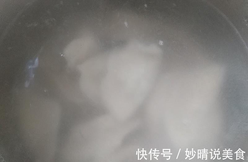 立冬吃饺子，加这三样调馅，怎么做都香，热乎的汤饺，手脚都暖了