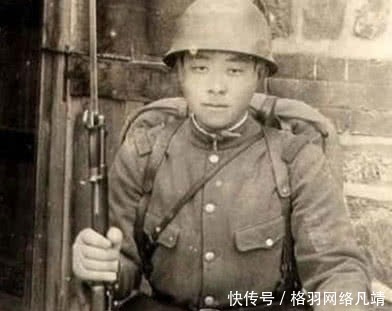 强迫|侵华日军真实老照片：无辜女童强迫摆拍，绝望的小姑娘被搂着