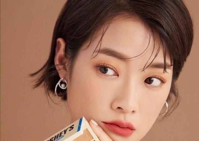 闪片|看上去好好吃的巧克力眼影,撕开包装的那一刻我差点咬上去