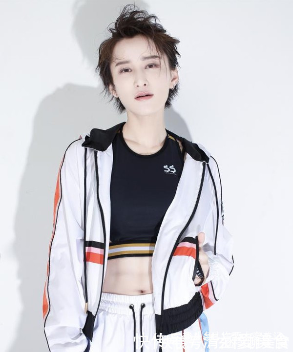 新发型 女人过了50岁,尽量避开这3种发型,尤其是第2种,显老又土气