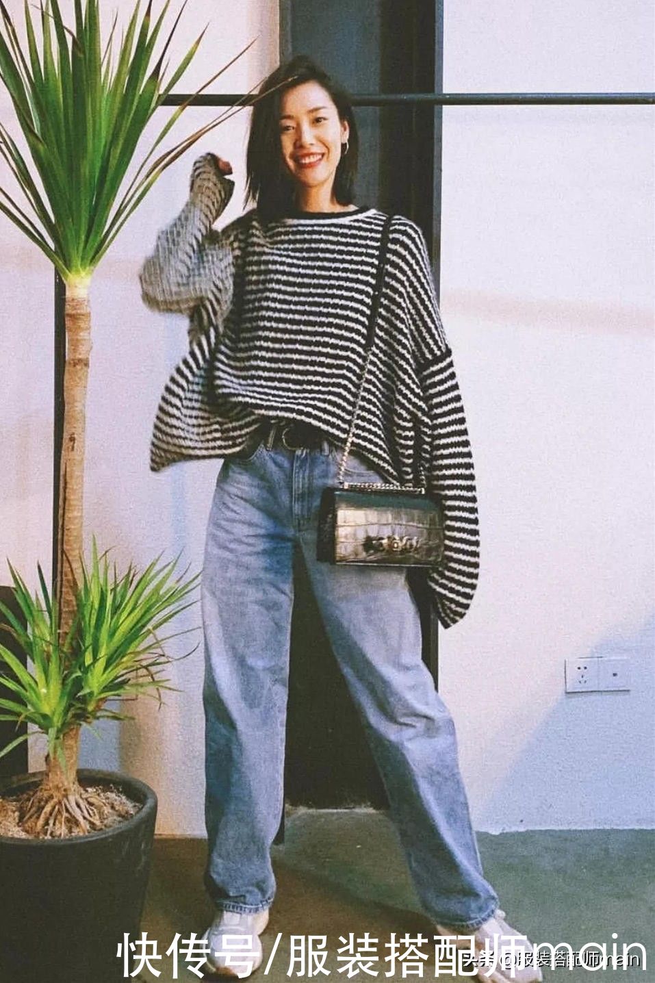 为什么说初春不能没有直筒牛仔裤？原来选对了，真的显高显瘦