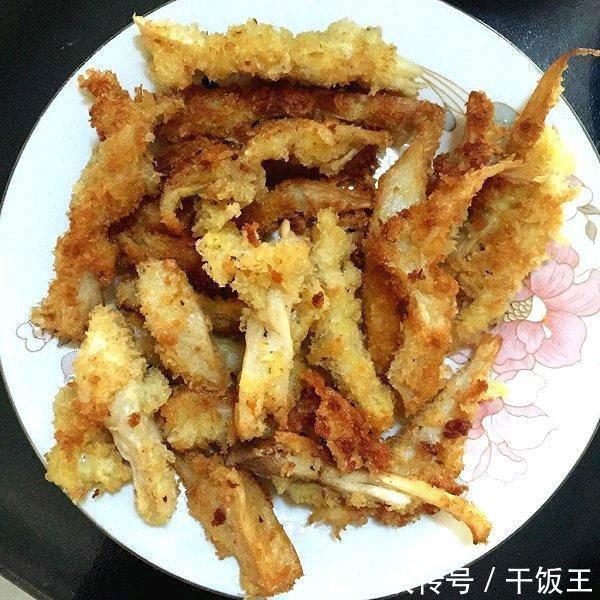 美食:豆腐糯米糍,金针菇培根卷,菠萝排骨,酥脆杏鲍菇