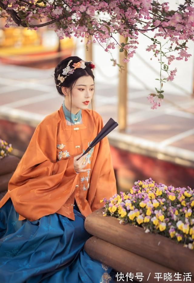 亮度 别人穿汉服像“卖家秀”,你穿汉服却像“买家秀”原因出在这里