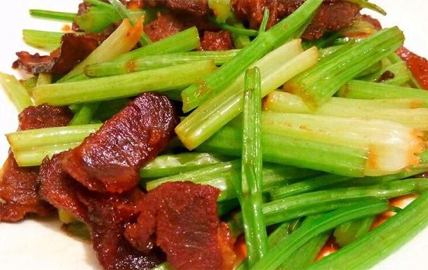 夏天|夏天孩子肝火旺25度天气也上火冒汗,多吃清爽菜,开胃消食不上火